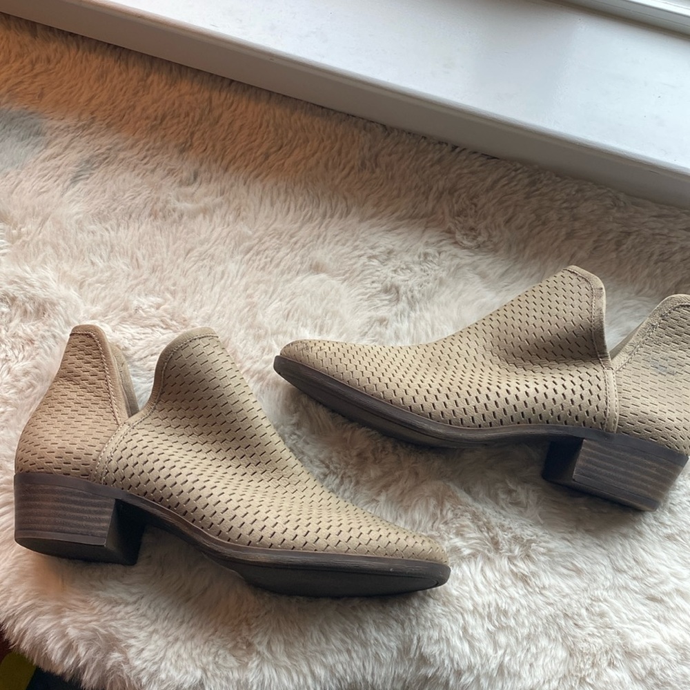 Lucky 🍀 brand booties. Tan nubuck. Size 10. Nearly new.